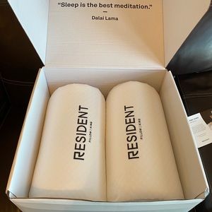 Resident memory foam pillows (2)